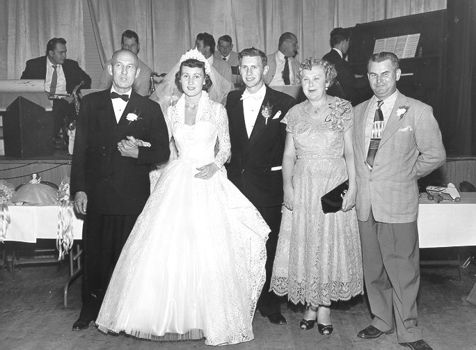 Wedding reception of Hank and Terri Doktorski.