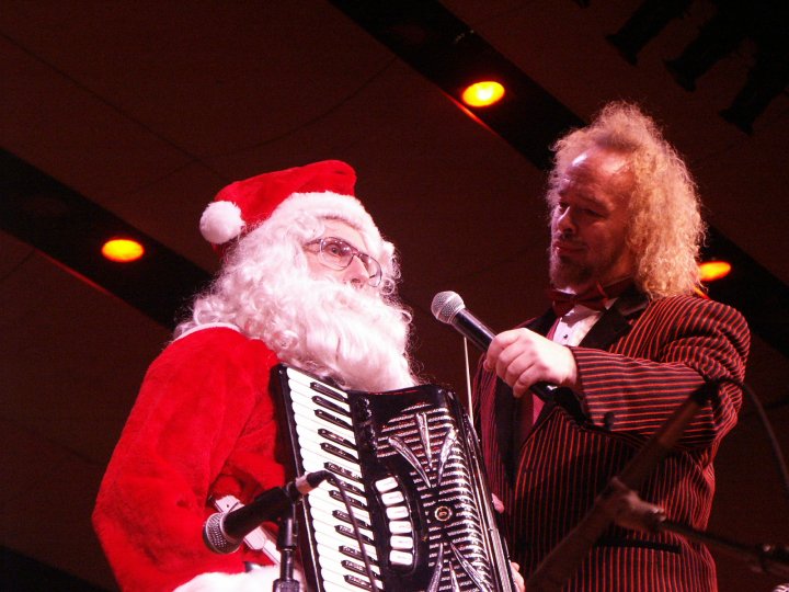 Santa plays with symphony